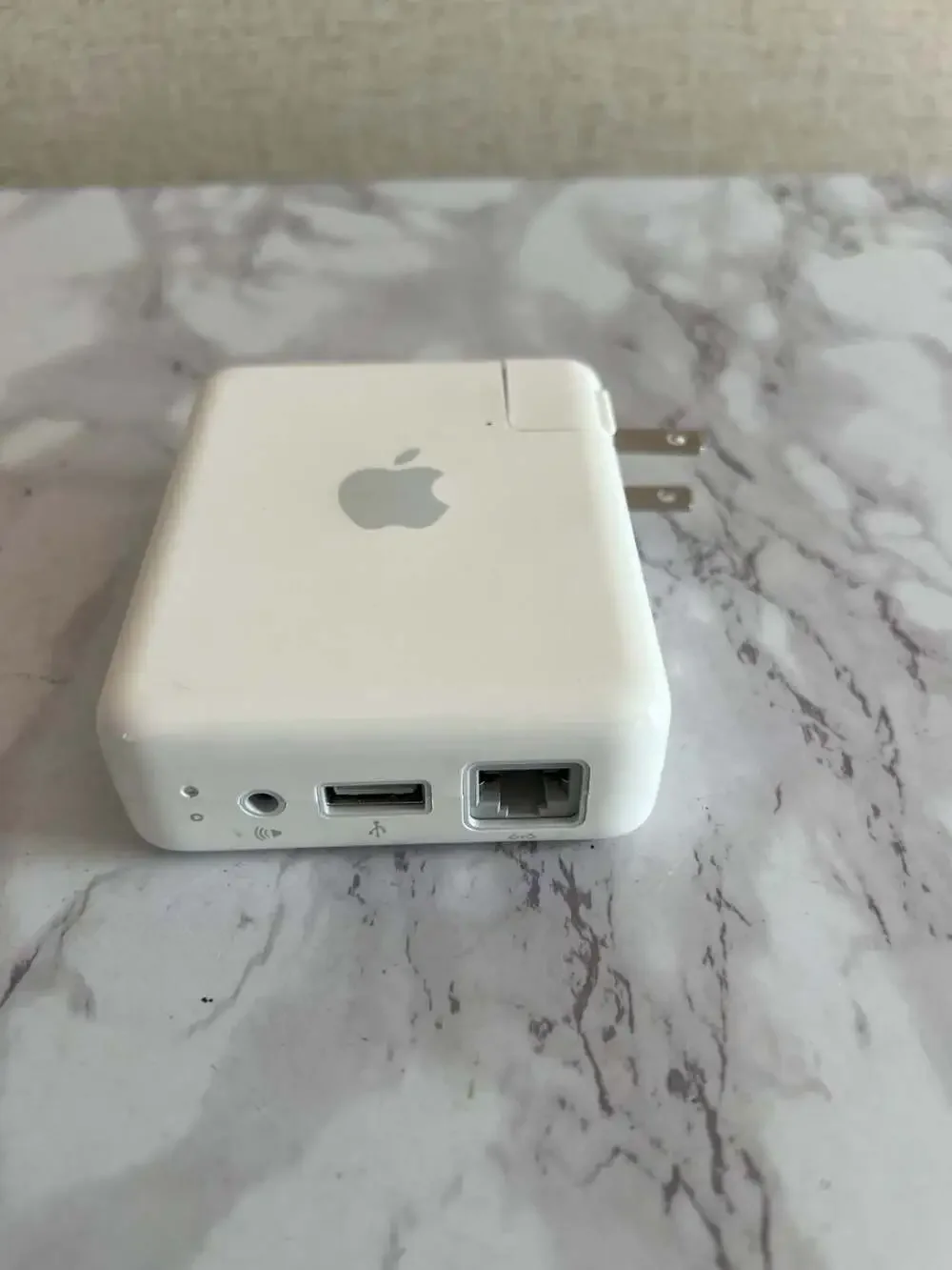 Apple AirPort Express Base Station Wireless Router Model A1264